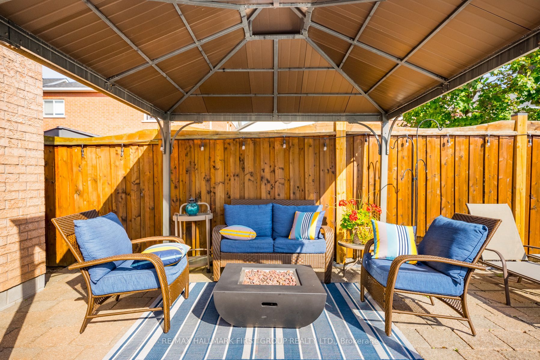 1052 Windrush Dr