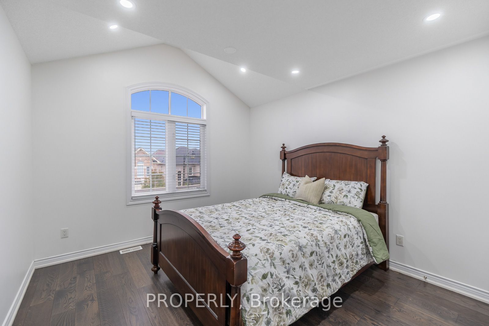 108 Garrardview St