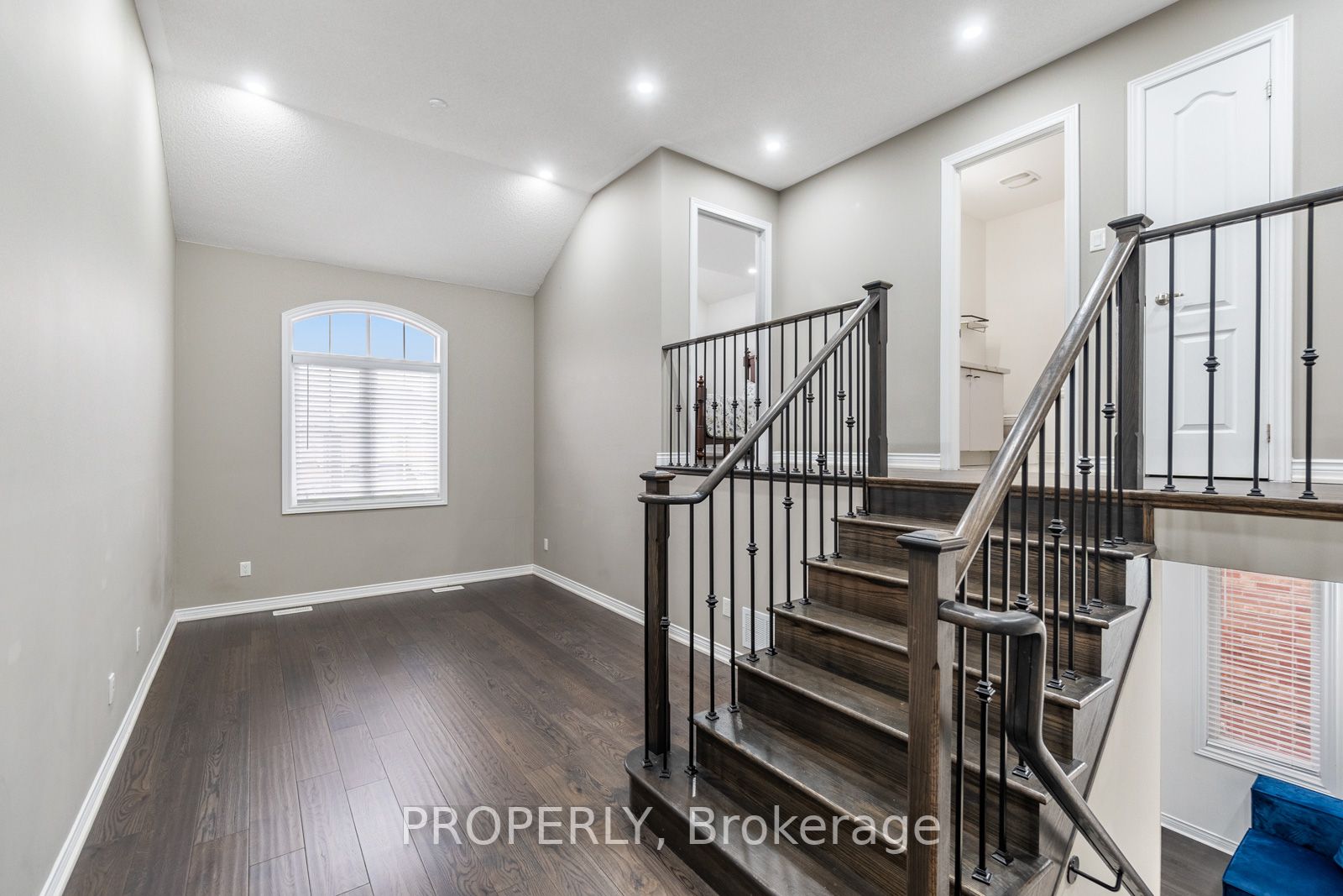 108 Garrardview St