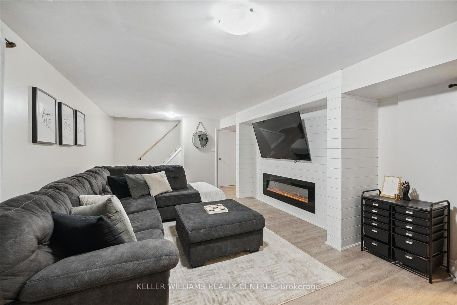 22 Roser Cres
