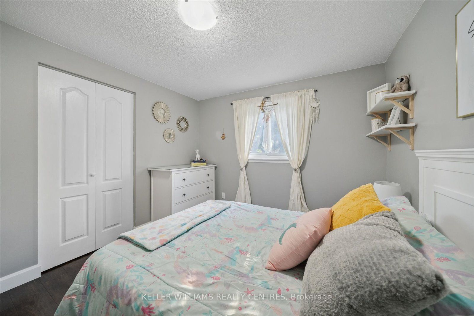 22 Roser Cres