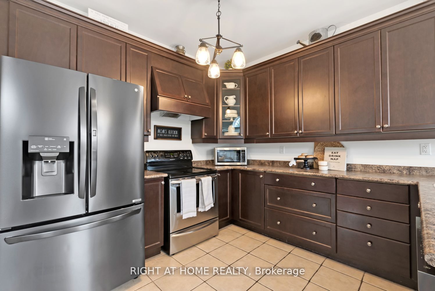 23 Don Morris Crt