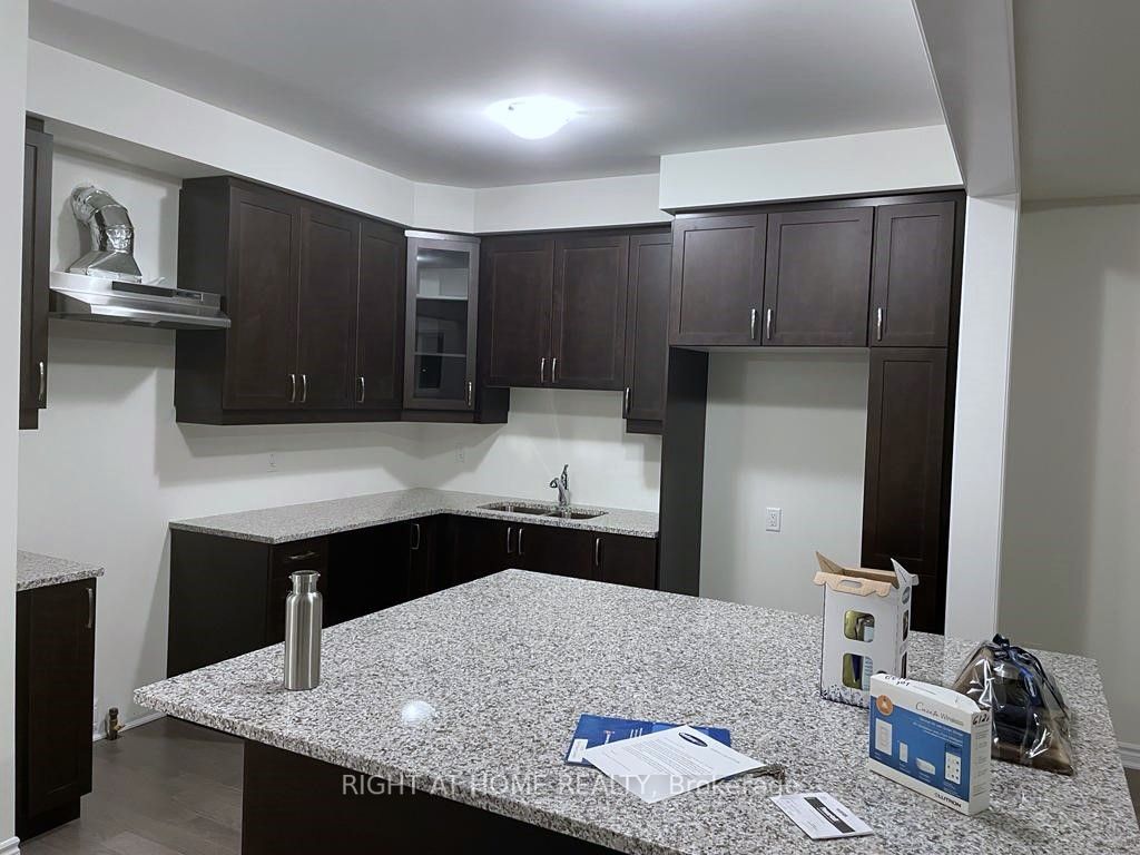 3240 Chimney Swift Cres