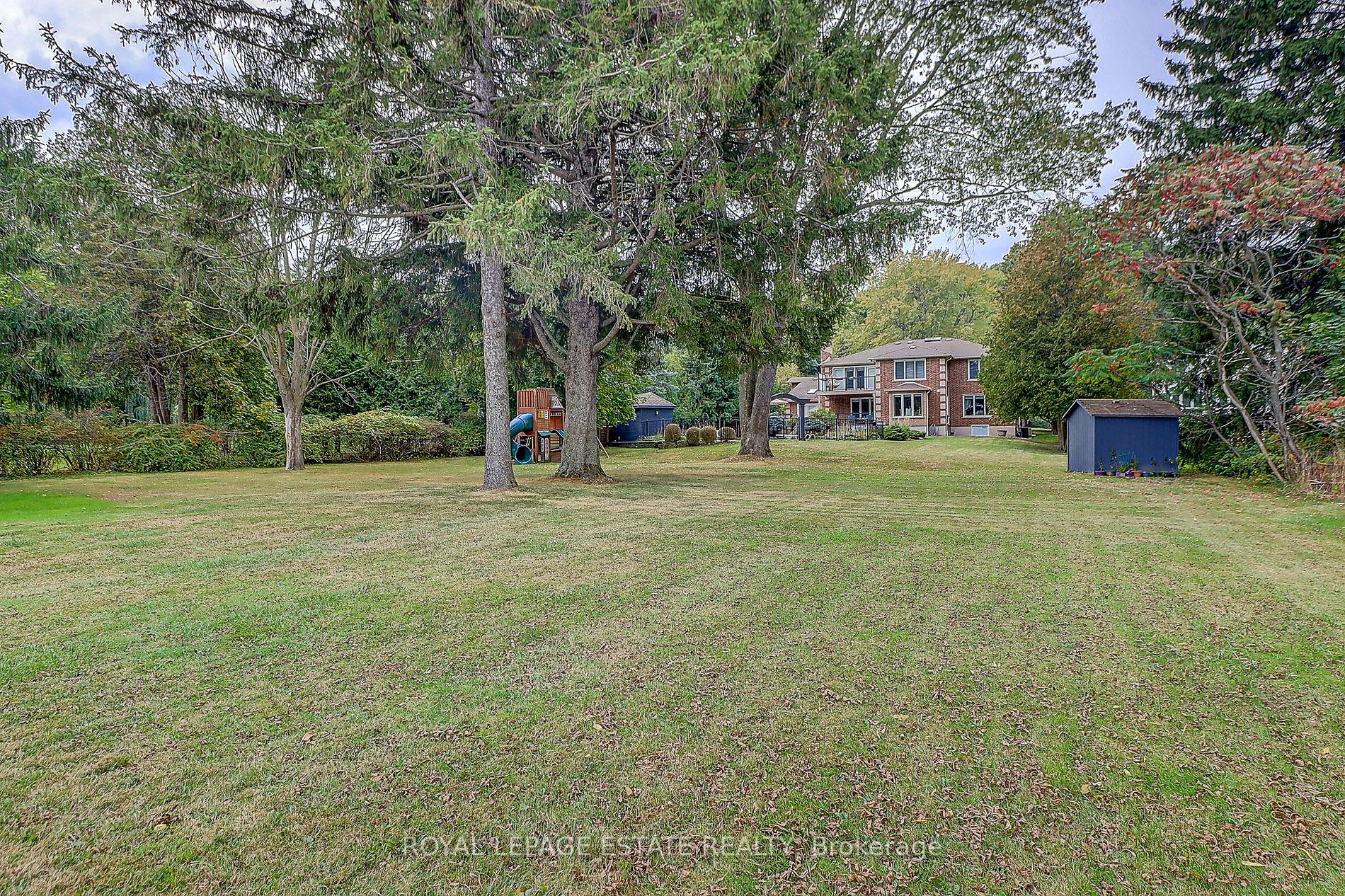 48 Meadowcliffe Drive
