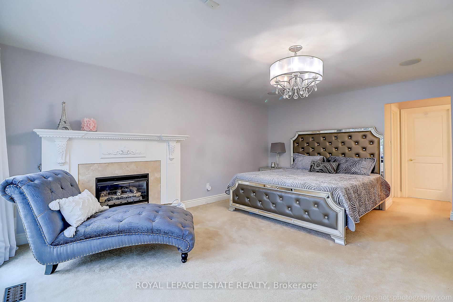 48 Meadowcliffe Drive