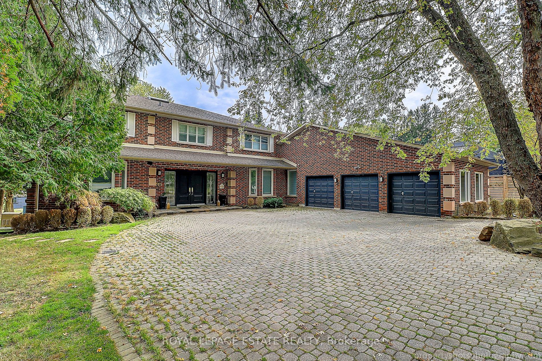 48 Meadowcliffe Drive
