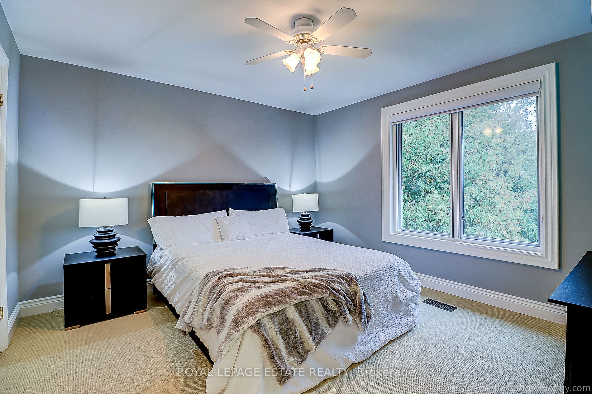 48 Meadowcliffe Drive