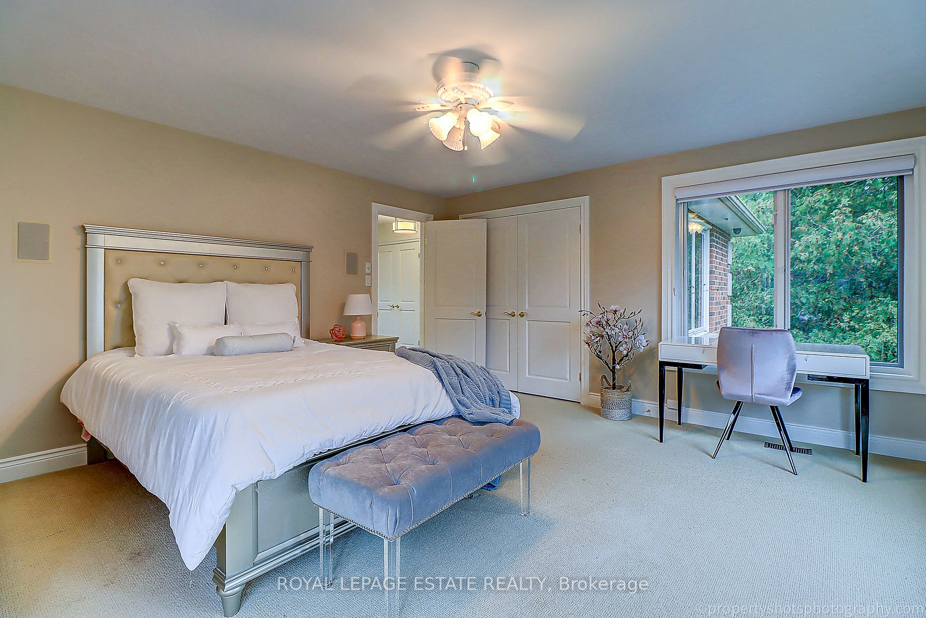 48 Meadowcliffe Drive