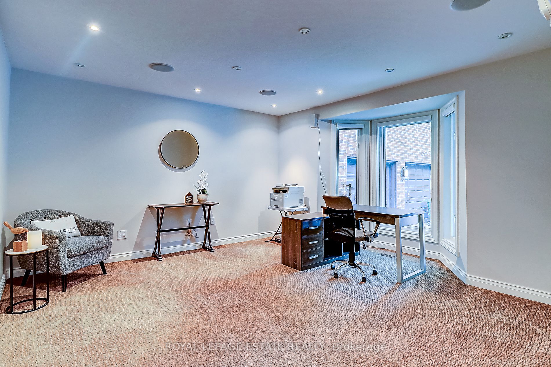 48 Meadowcliffe Drive