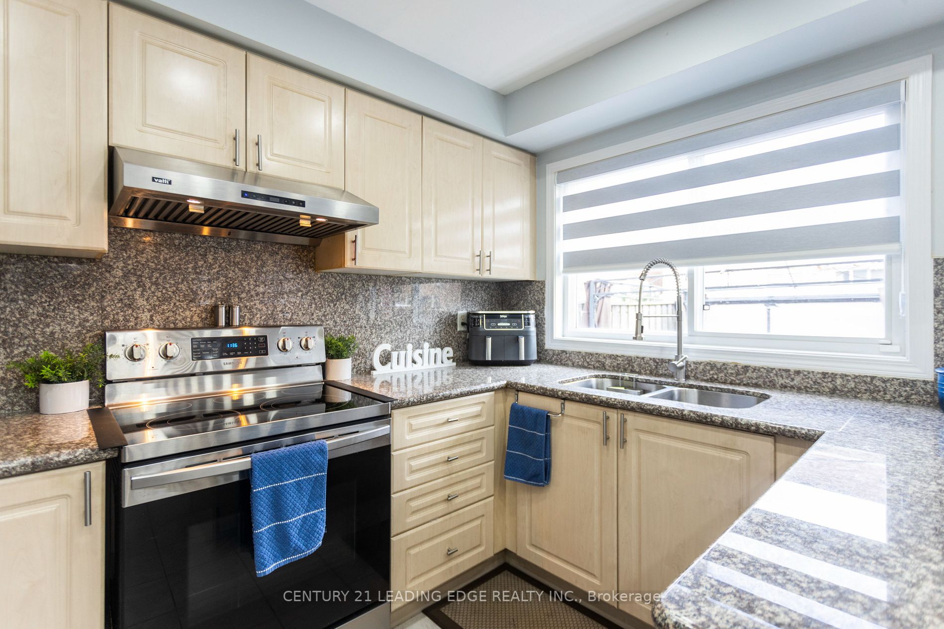 38 Bobolink Ave
