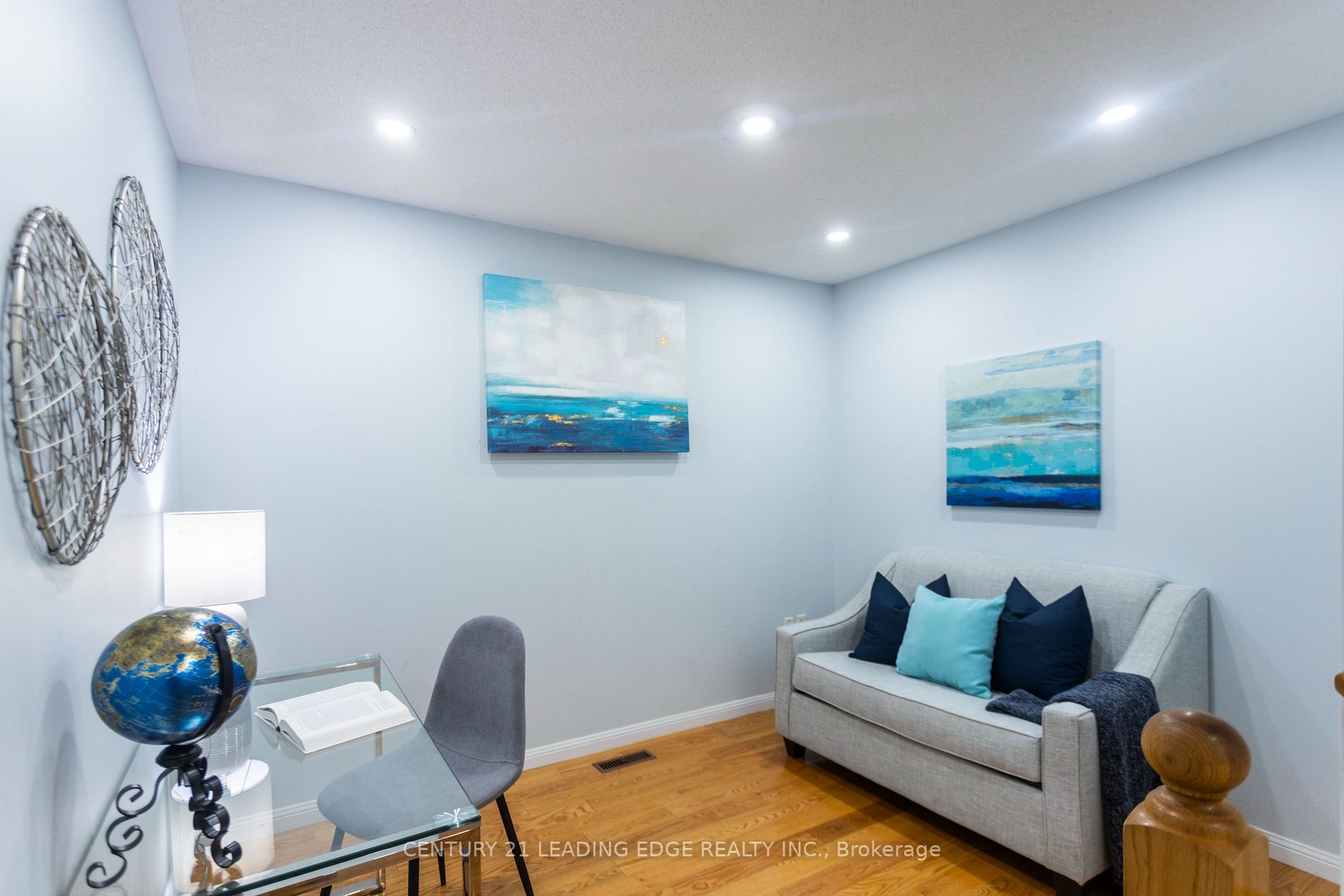 38 Bobolink Ave