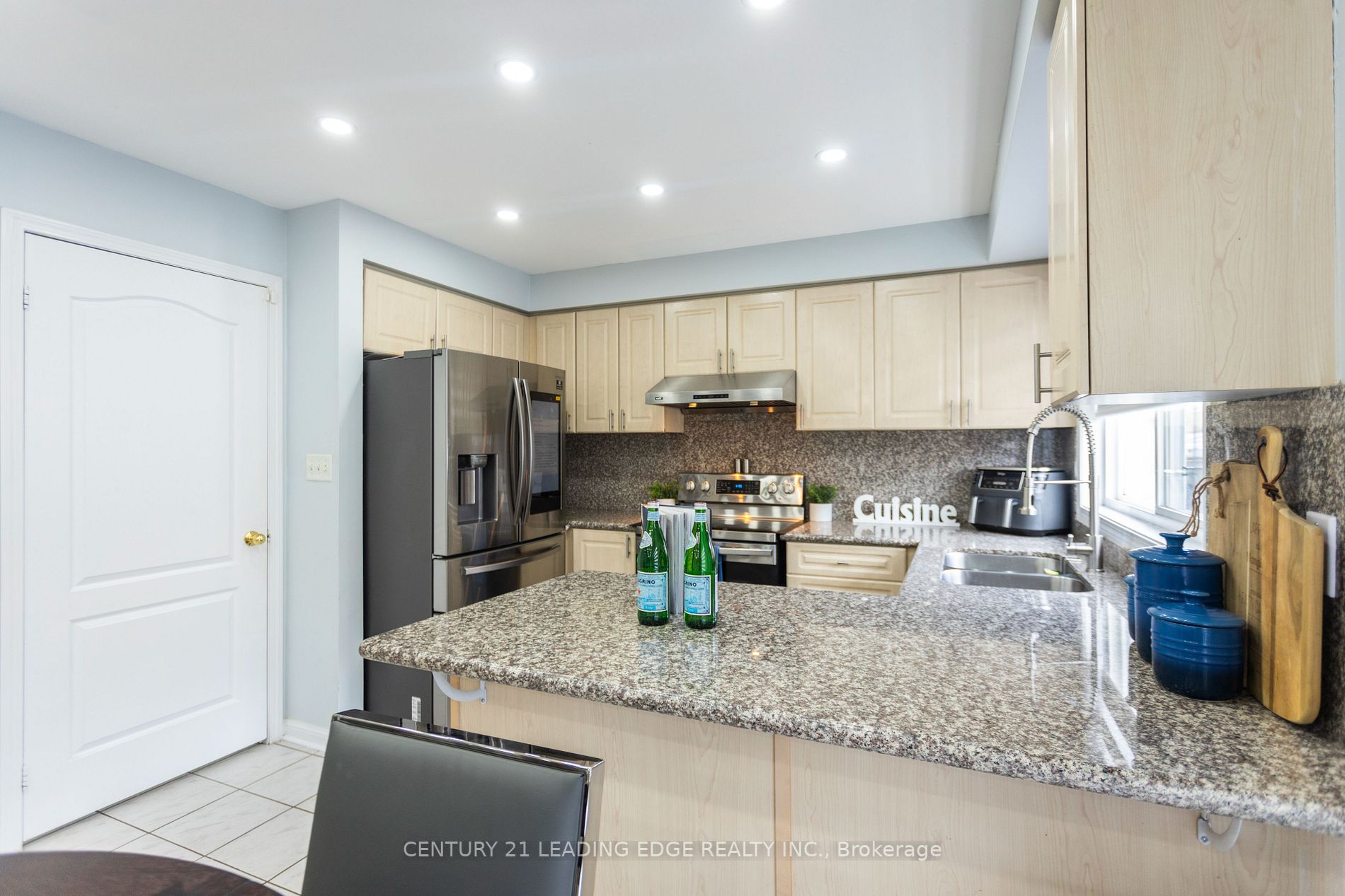38 Bobolink Ave
