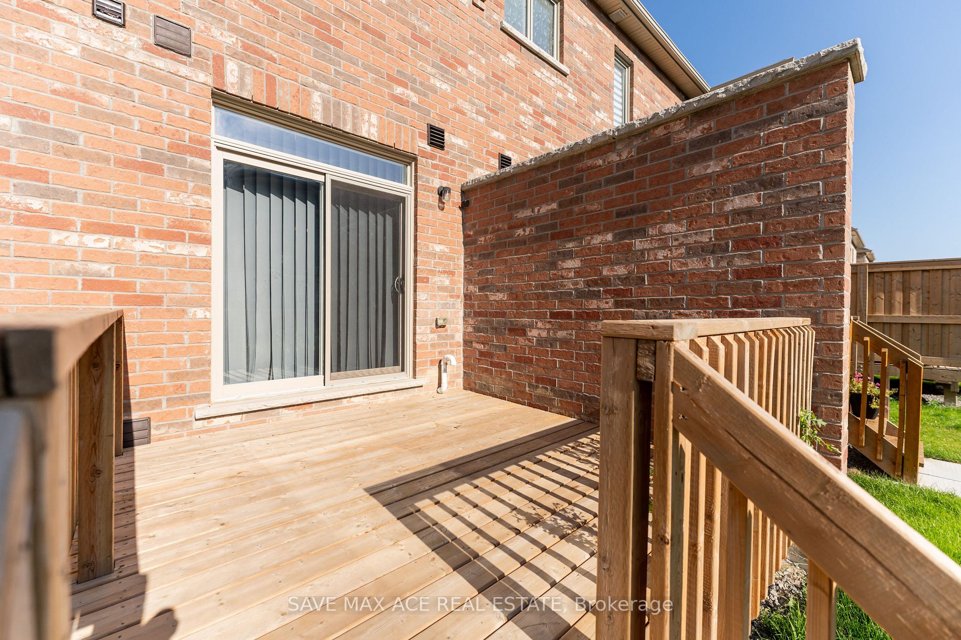 24 Hickling Lane
