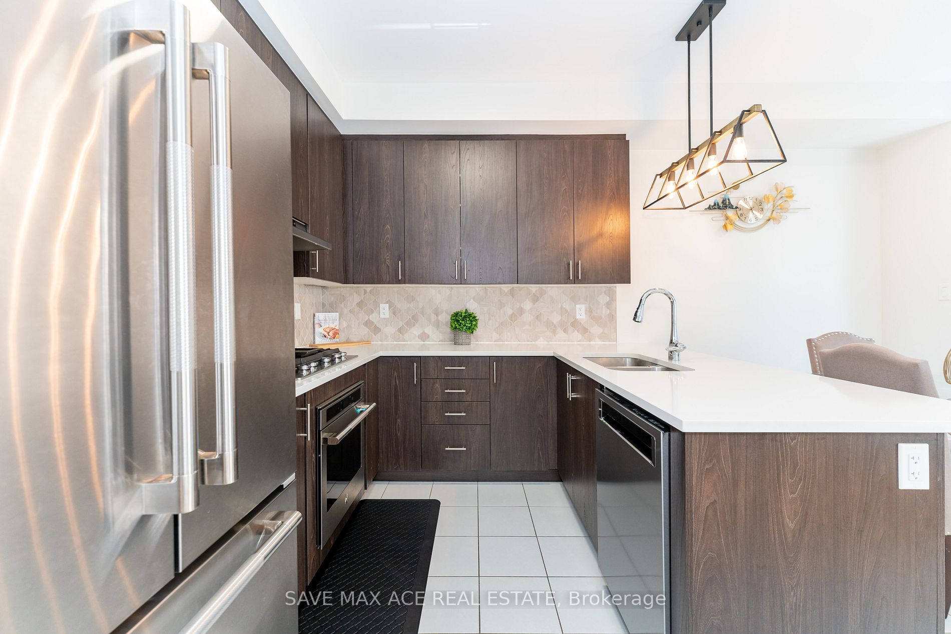 24 Hickling Lane