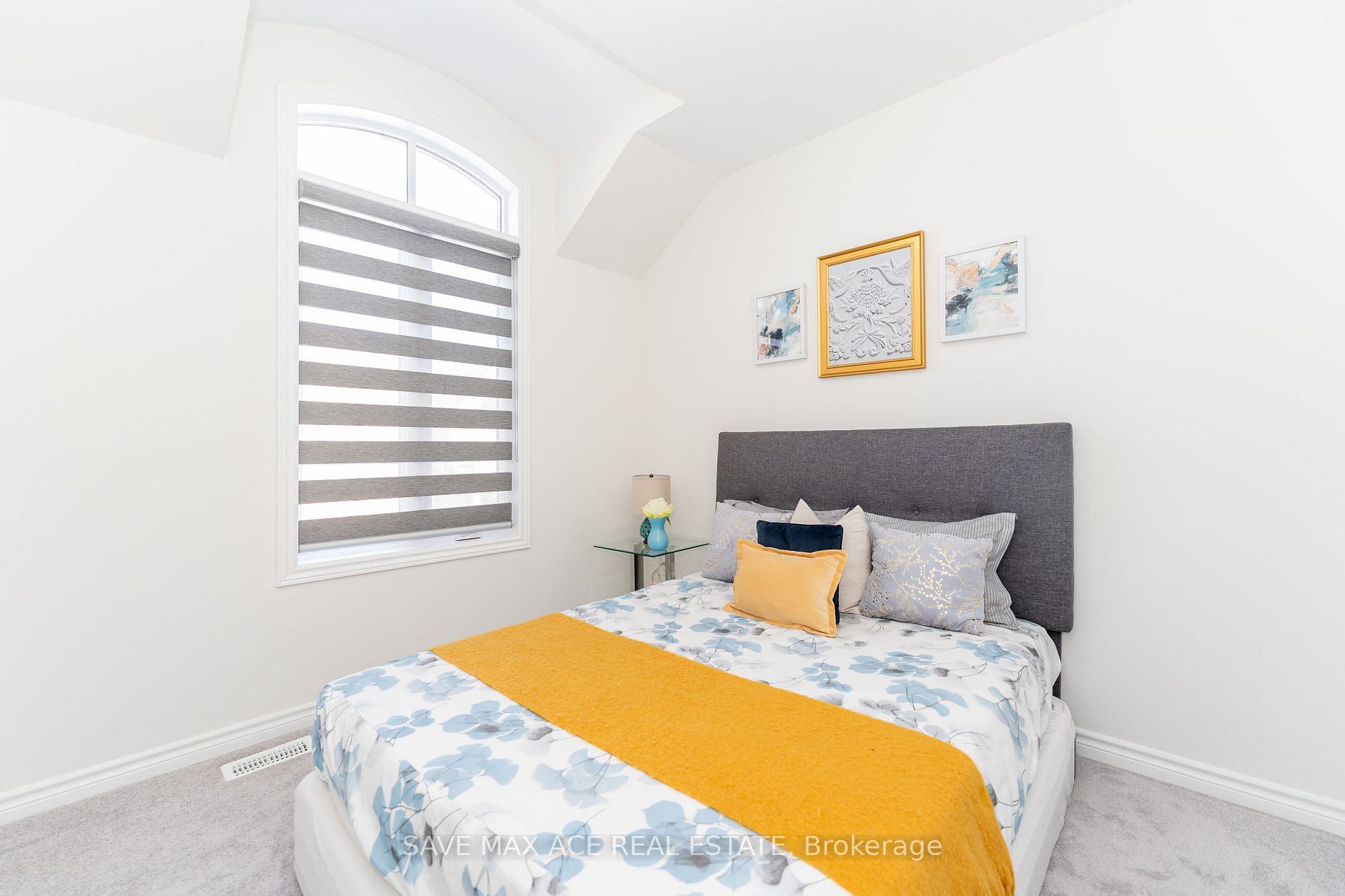 24 Hickling Lane