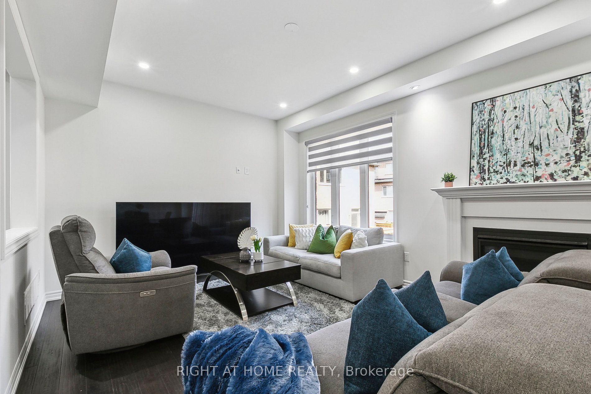 2111 Castle Hill Crt