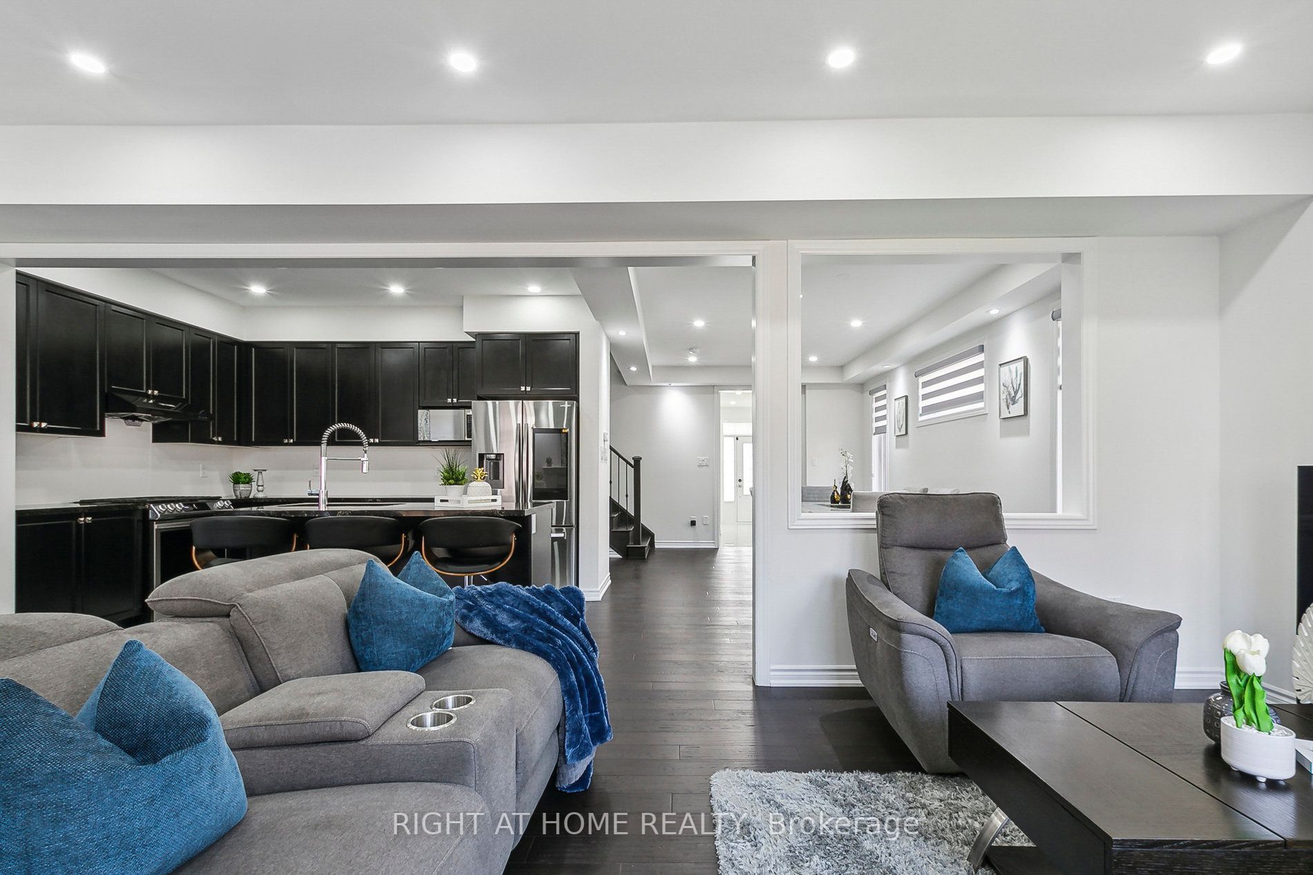 2111 Castle Hill Crt