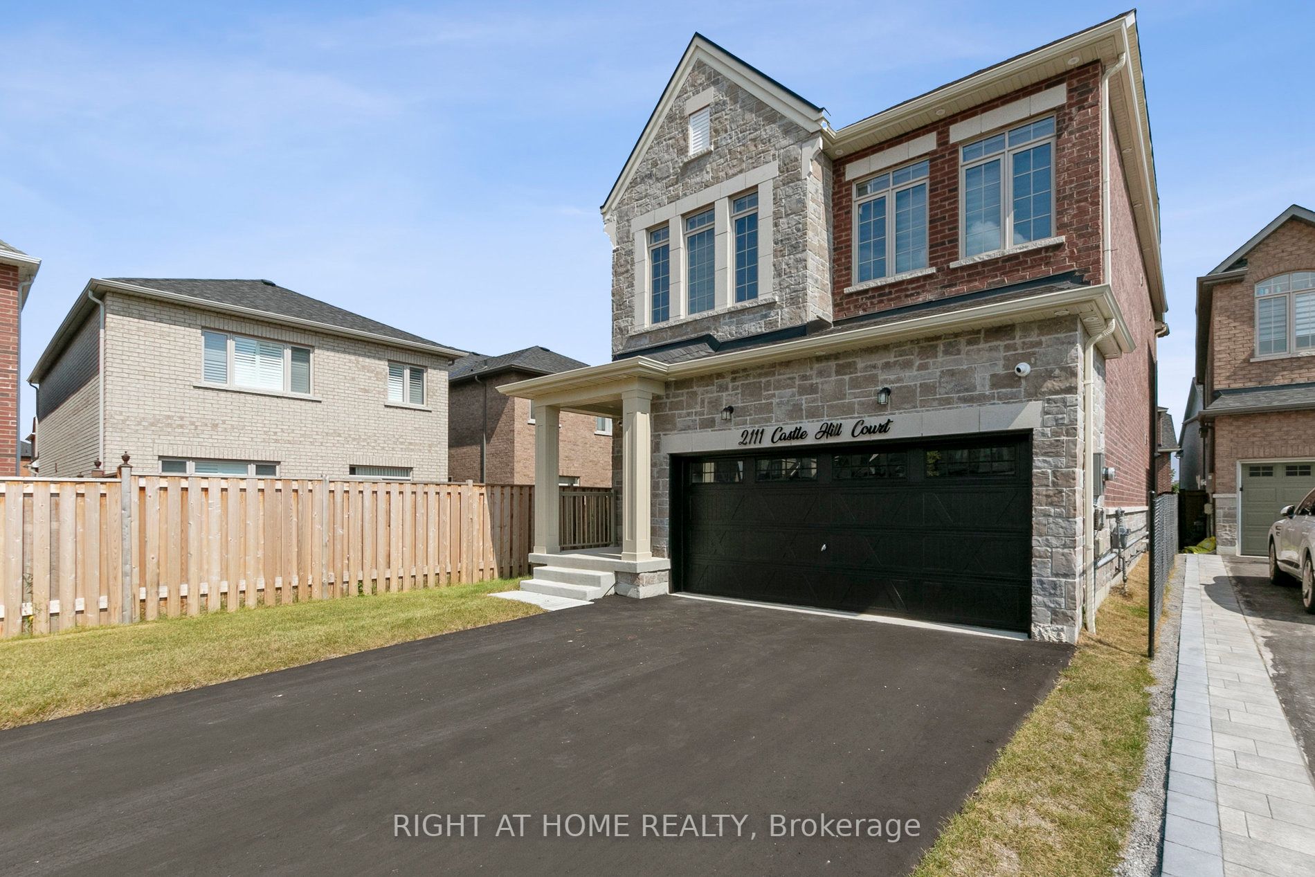 2111 Castle Hill Crt