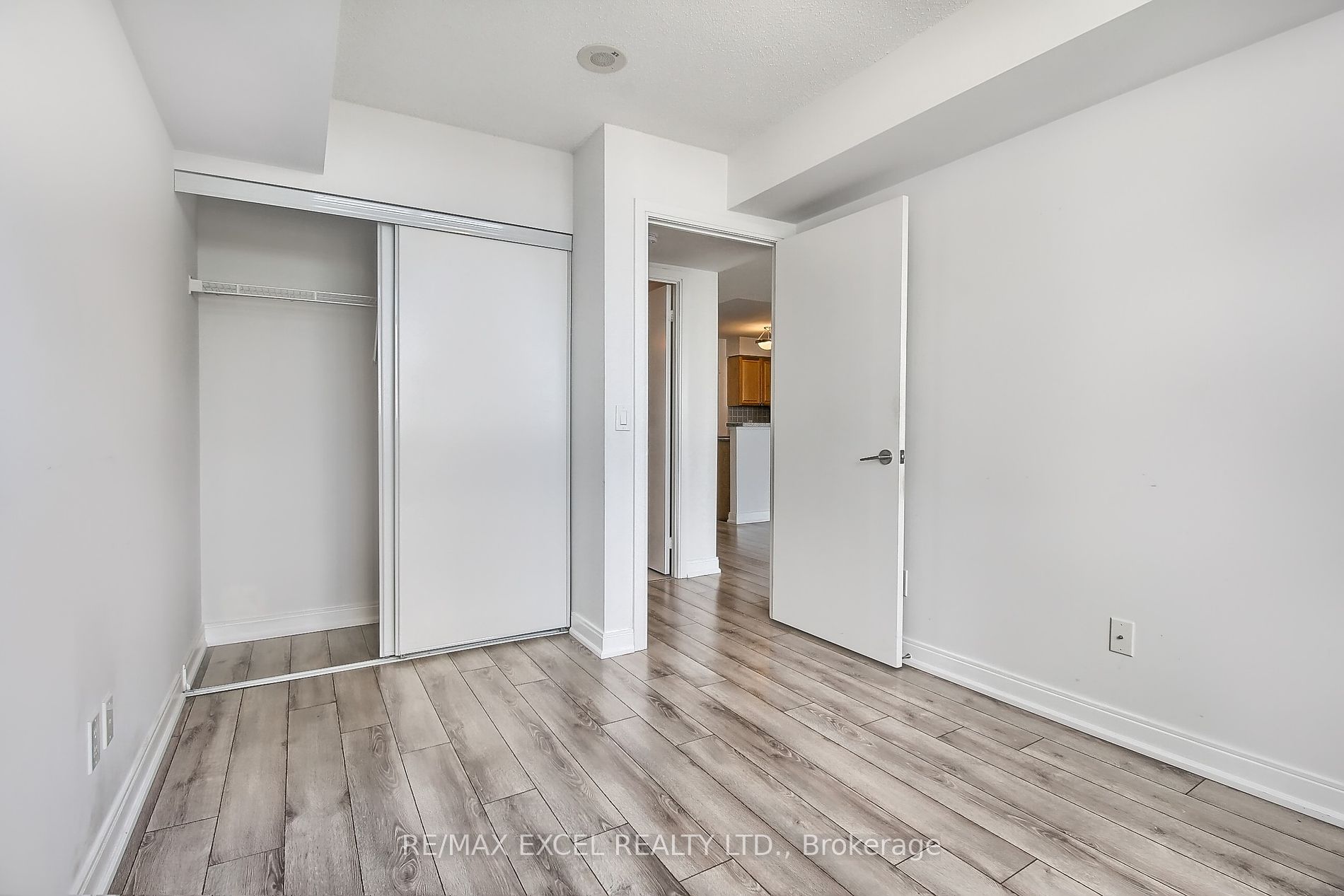 238 Bonis Ave, #2219