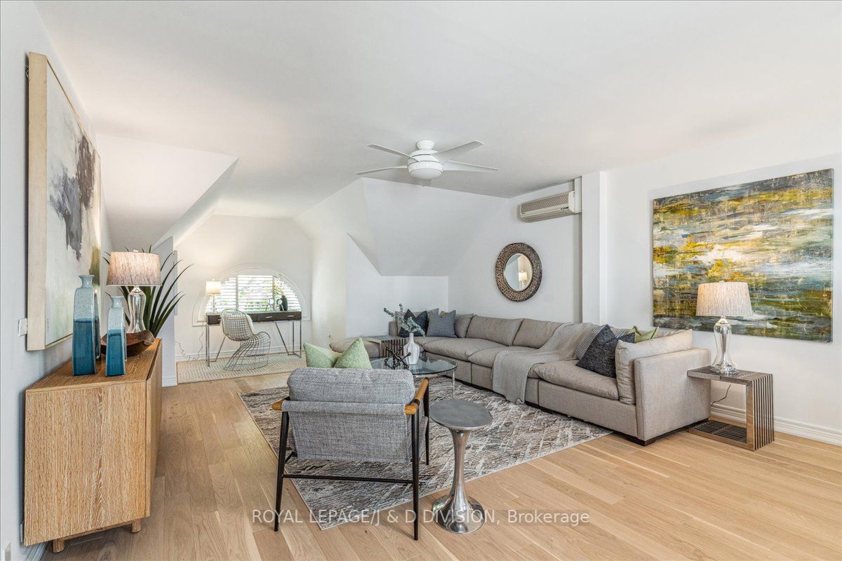 154 Boardwalk Dr