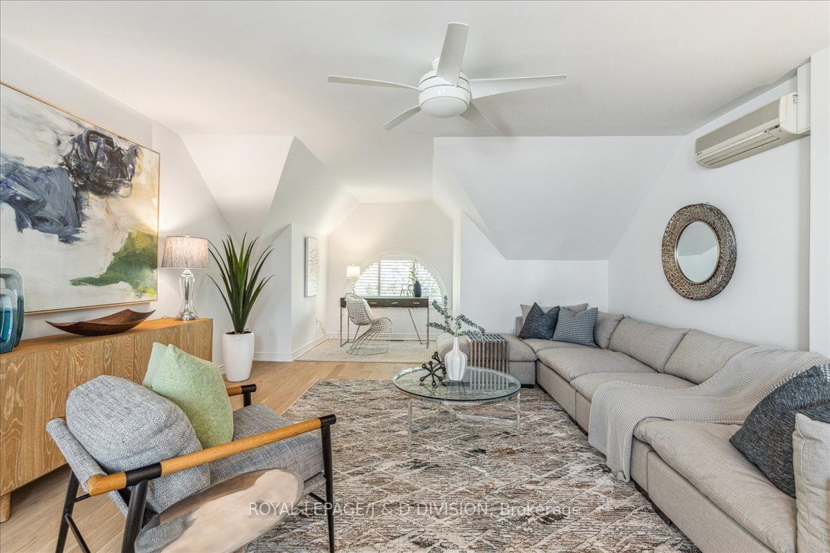 154 Boardwalk Dr
