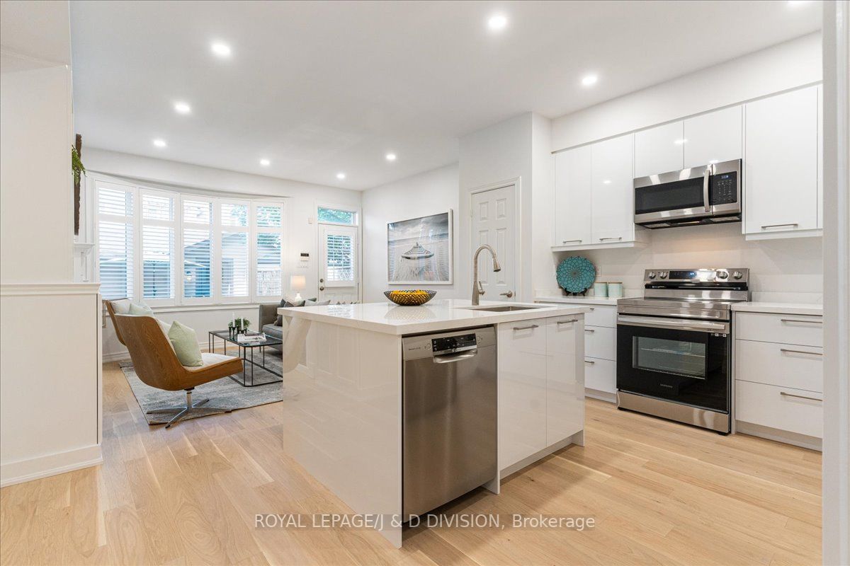 154 Boardwalk Dr
