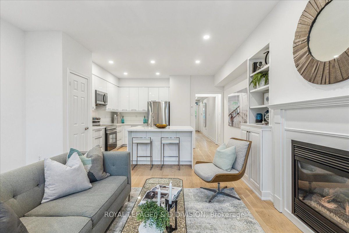 154 Boardwalk Dr