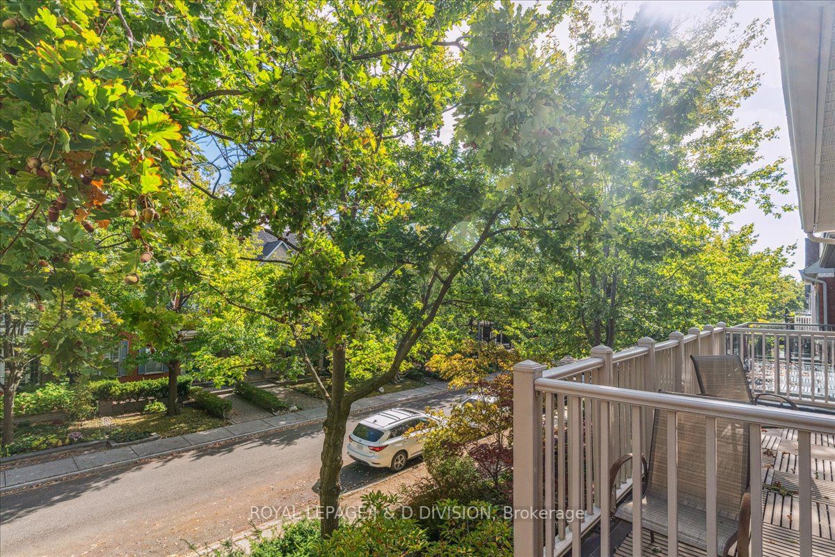 154 Boardwalk Dr