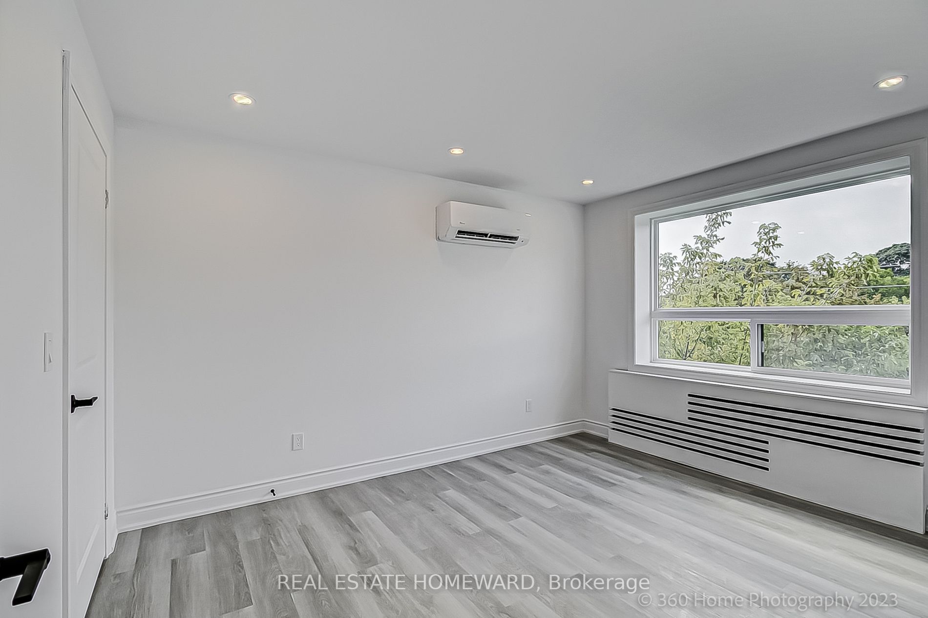 419 Woodbine Ave, #1