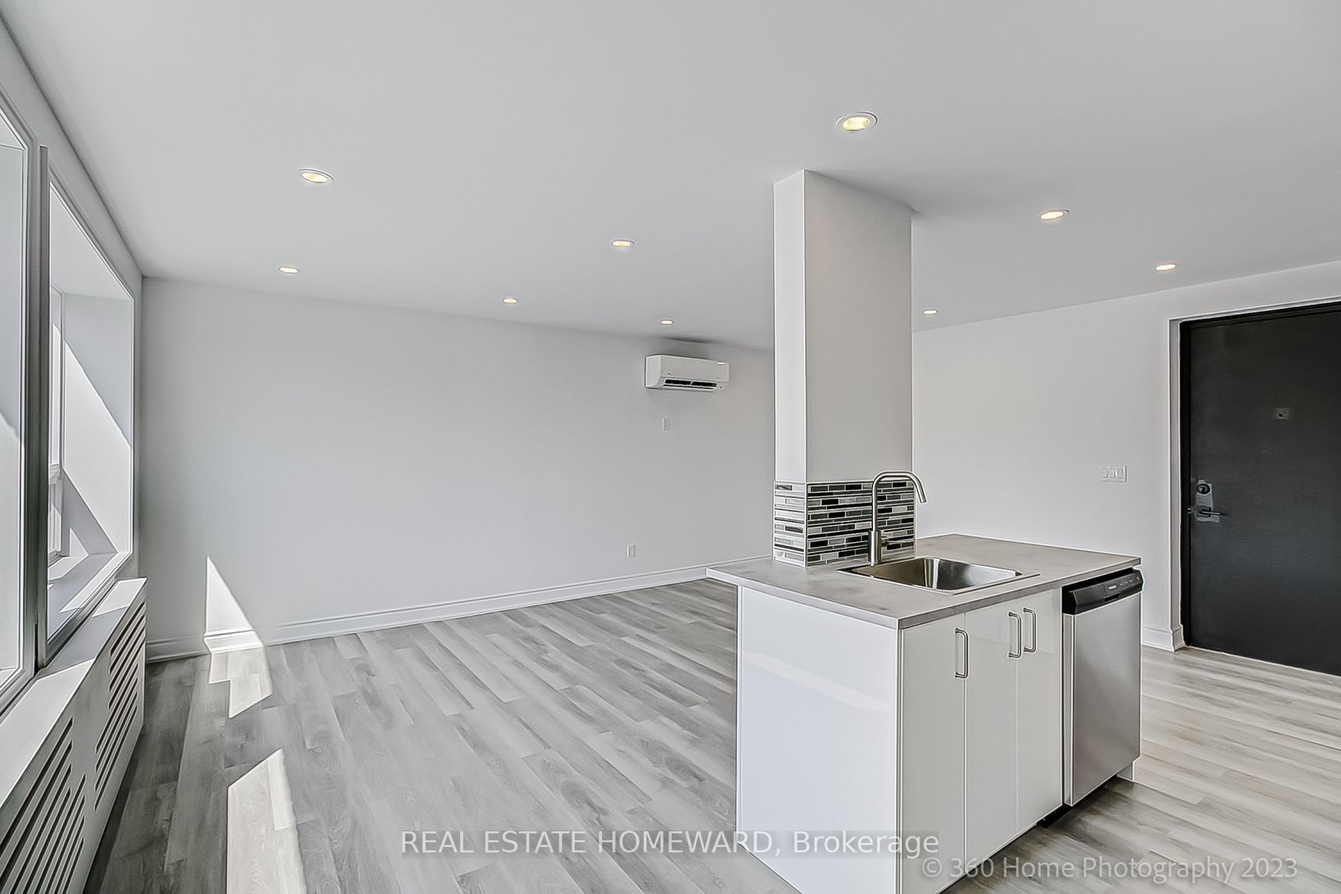 419 Woodbine Ave, #1