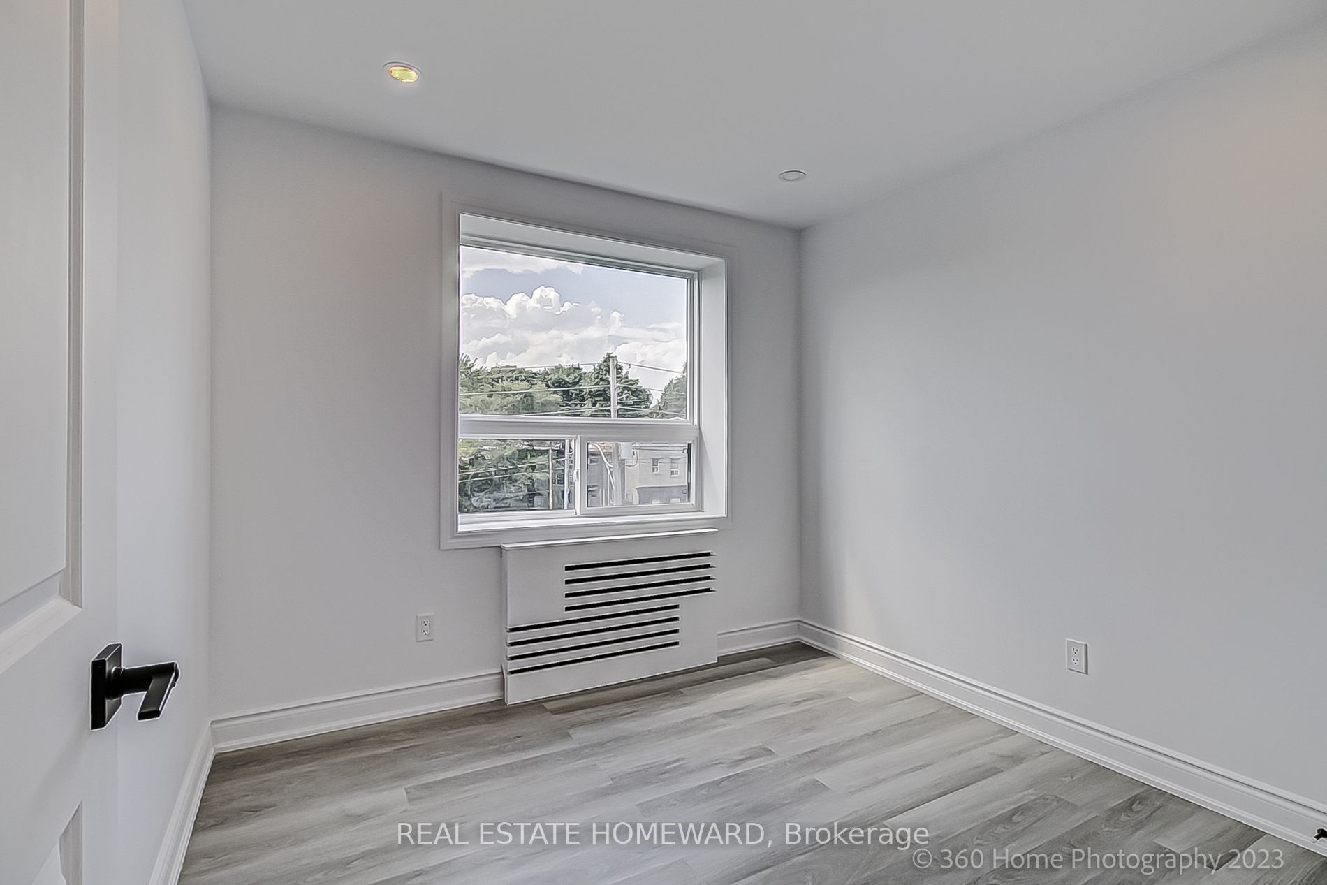 419 Woodbine Ave, #1
