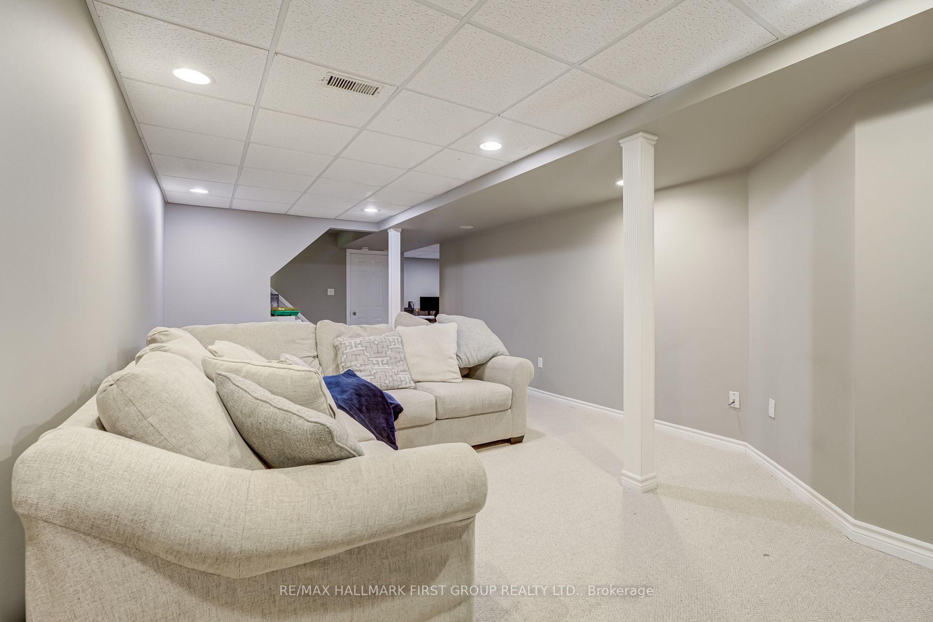 19 Inlet Bay Drive