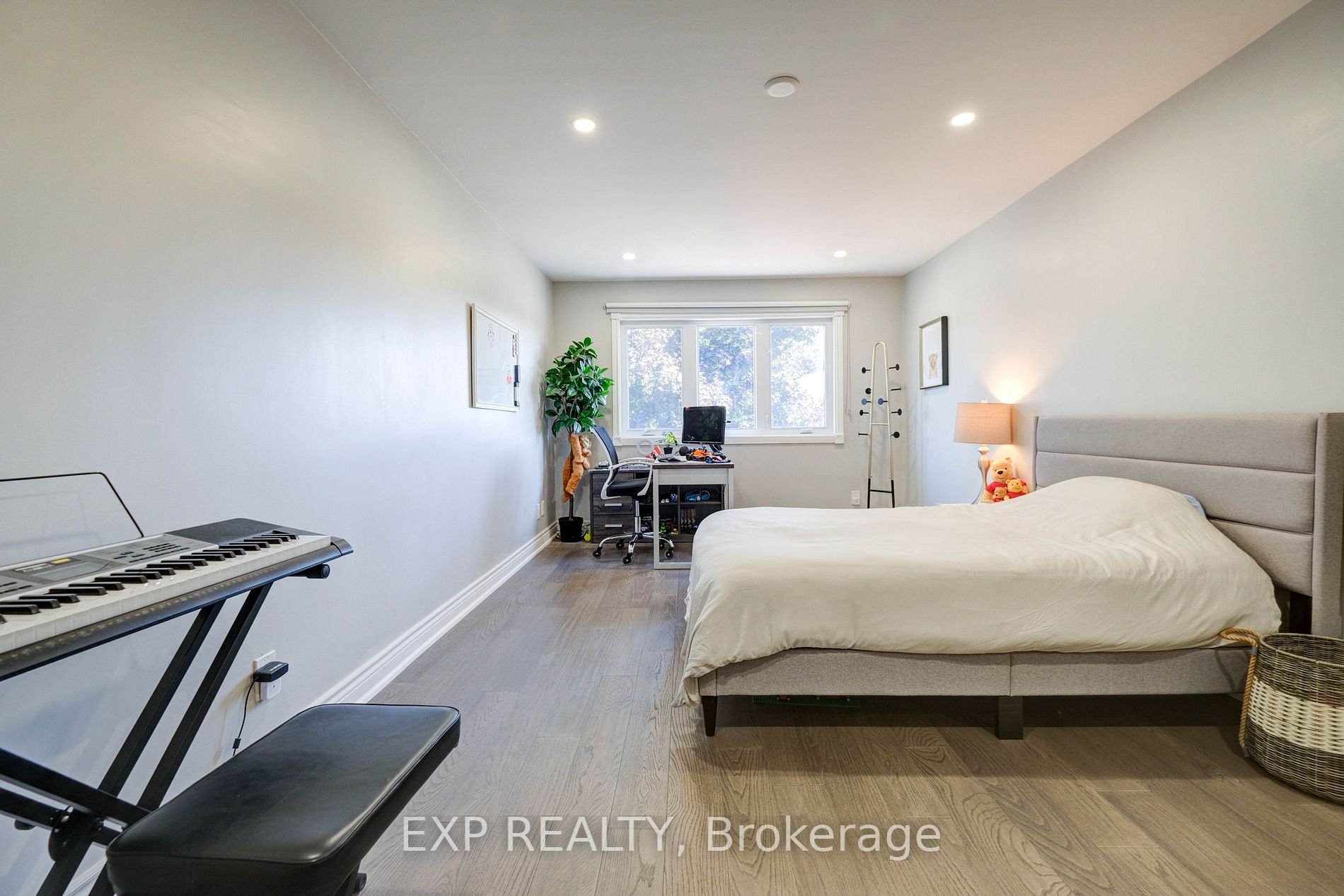 566 Rosebank Rd