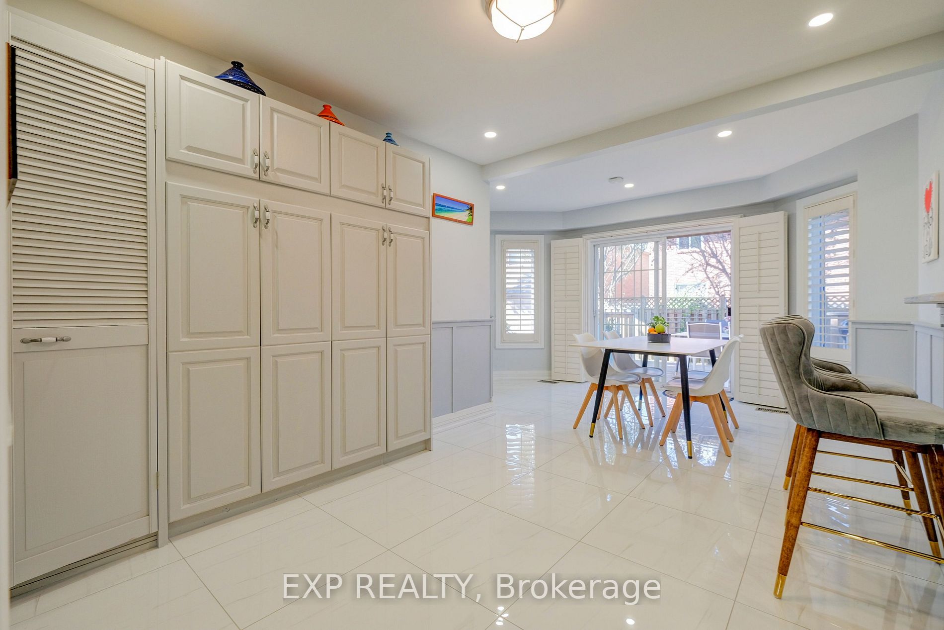 566 Rosebank Rd