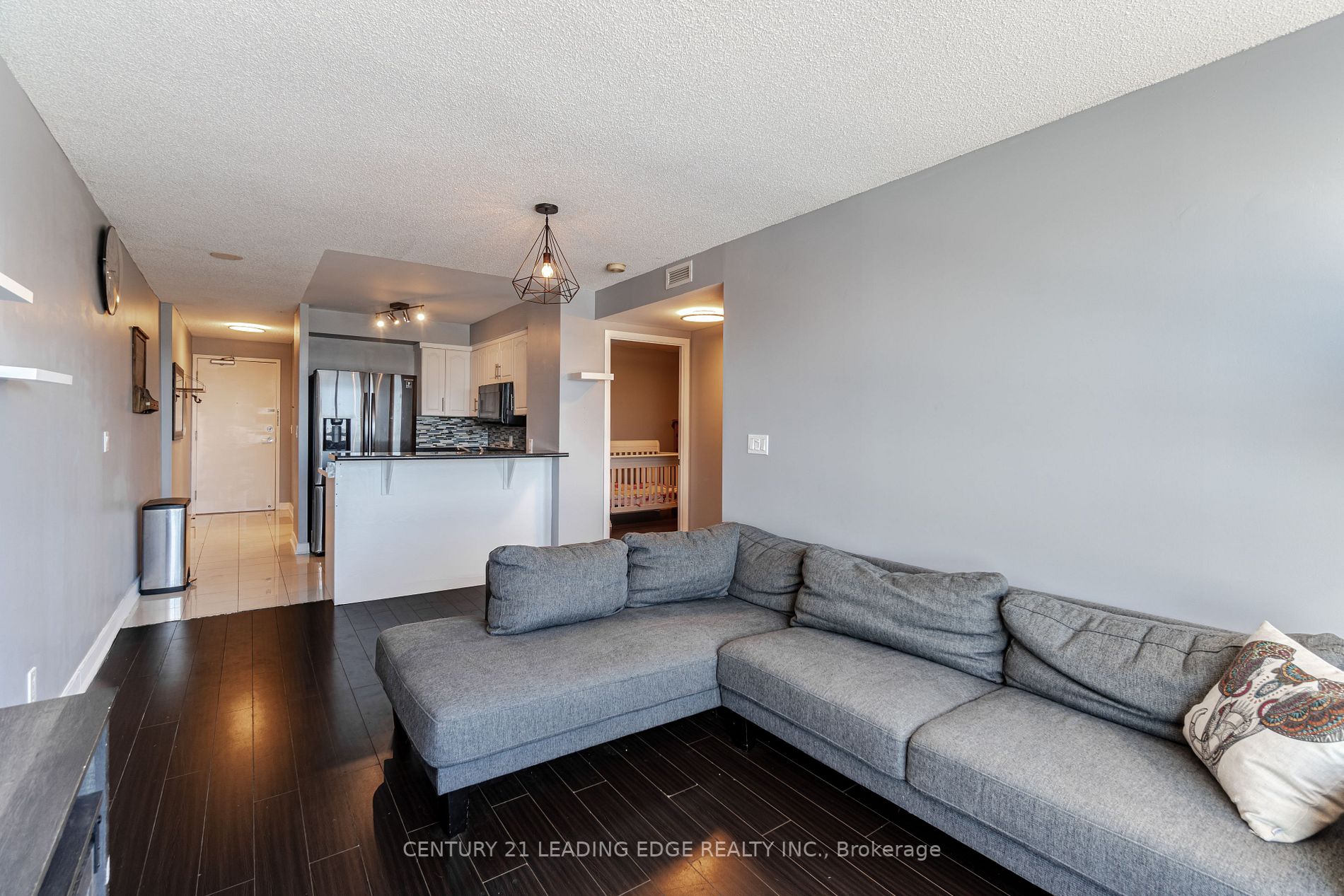 38 Lee Centre Dr, #2201