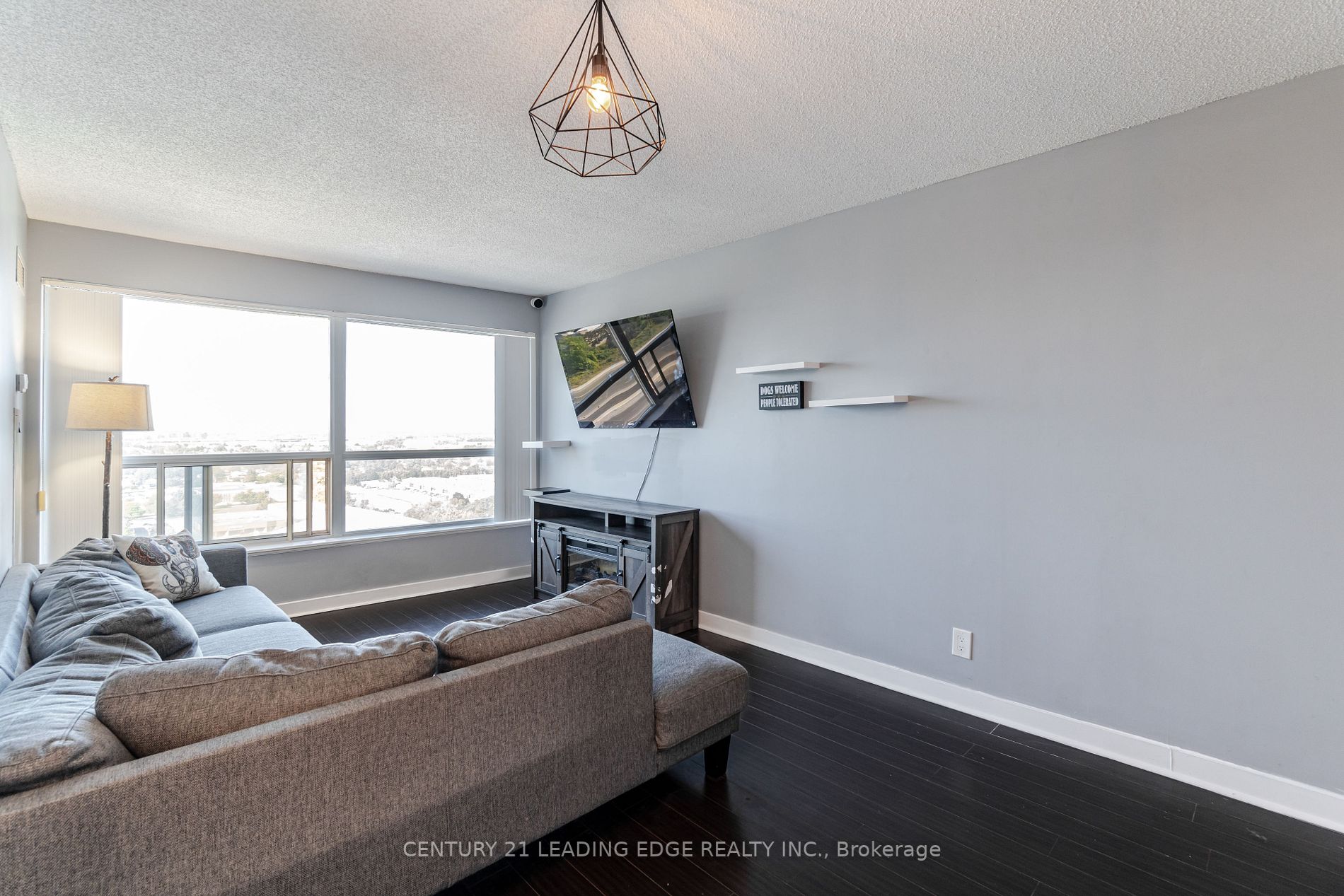38 Lee Centre Dr, #2201