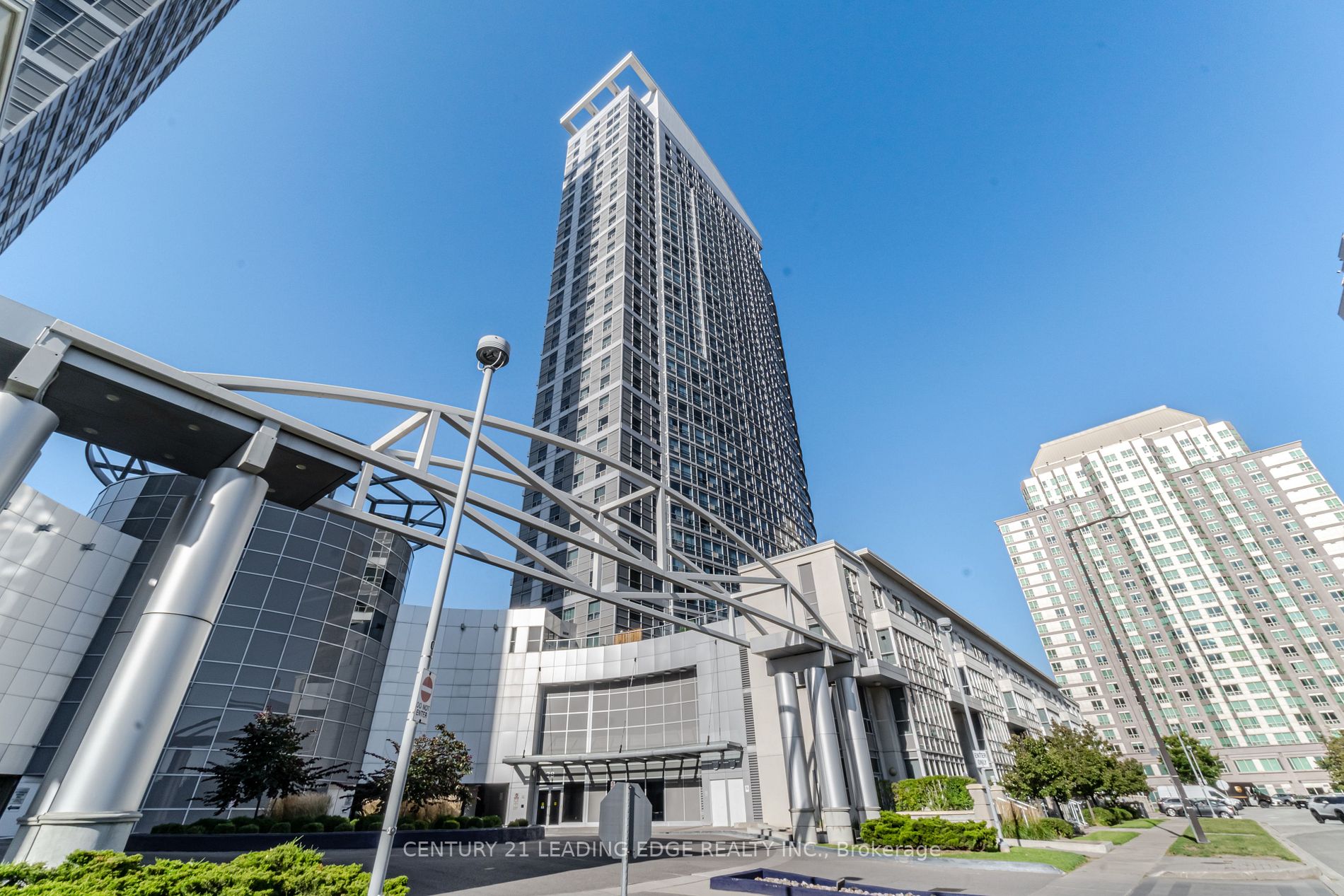 38 Lee Centre Dr, #2201