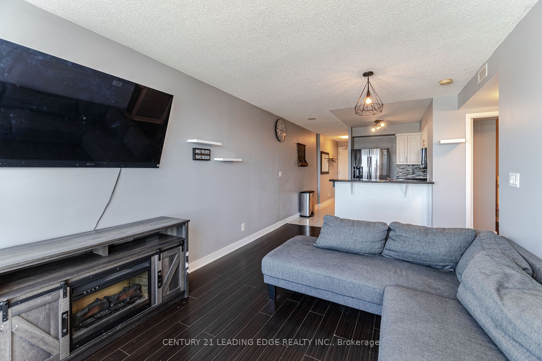 38 Lee Centre Dr, #2201