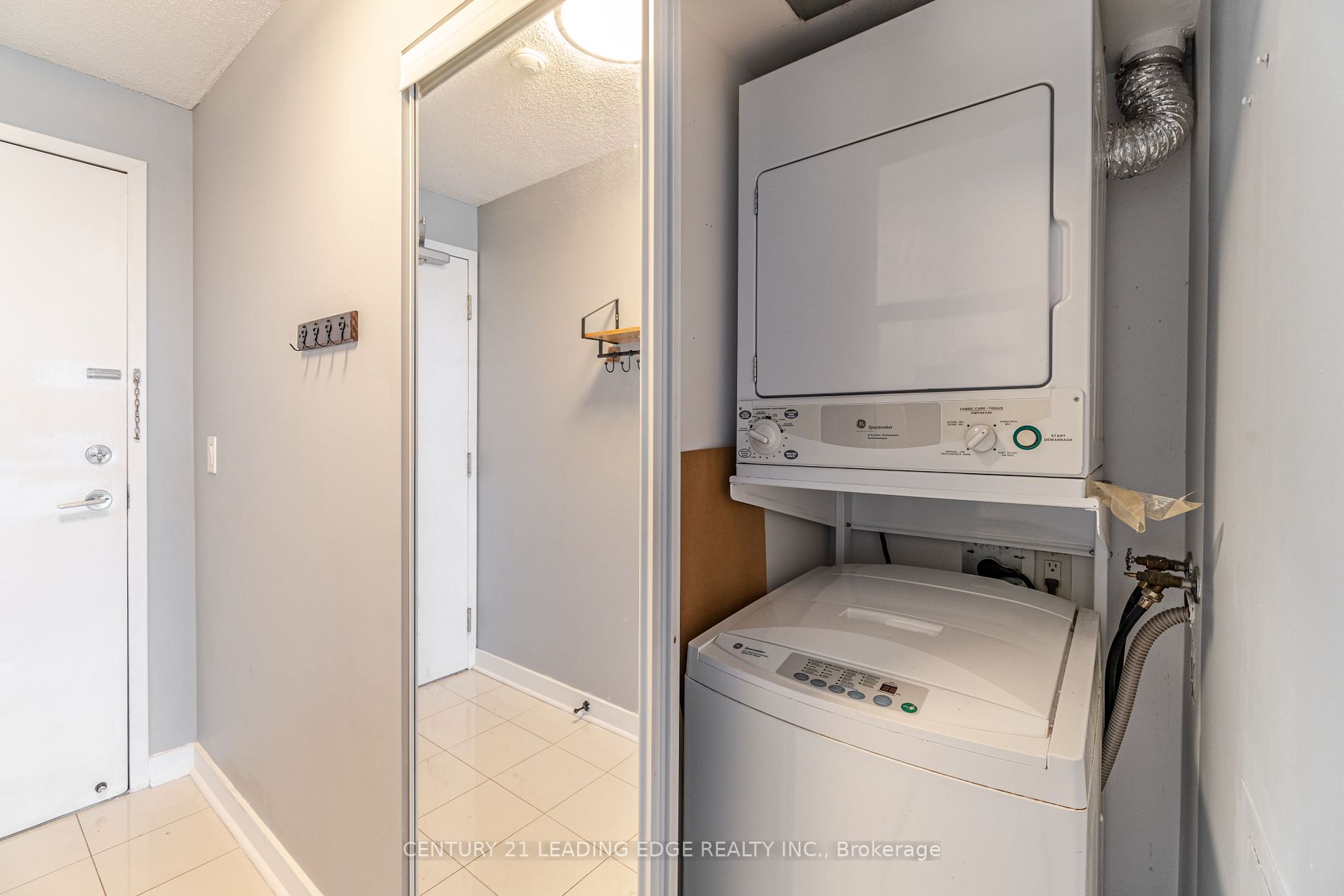 38 Lee Centre Dr, #2201