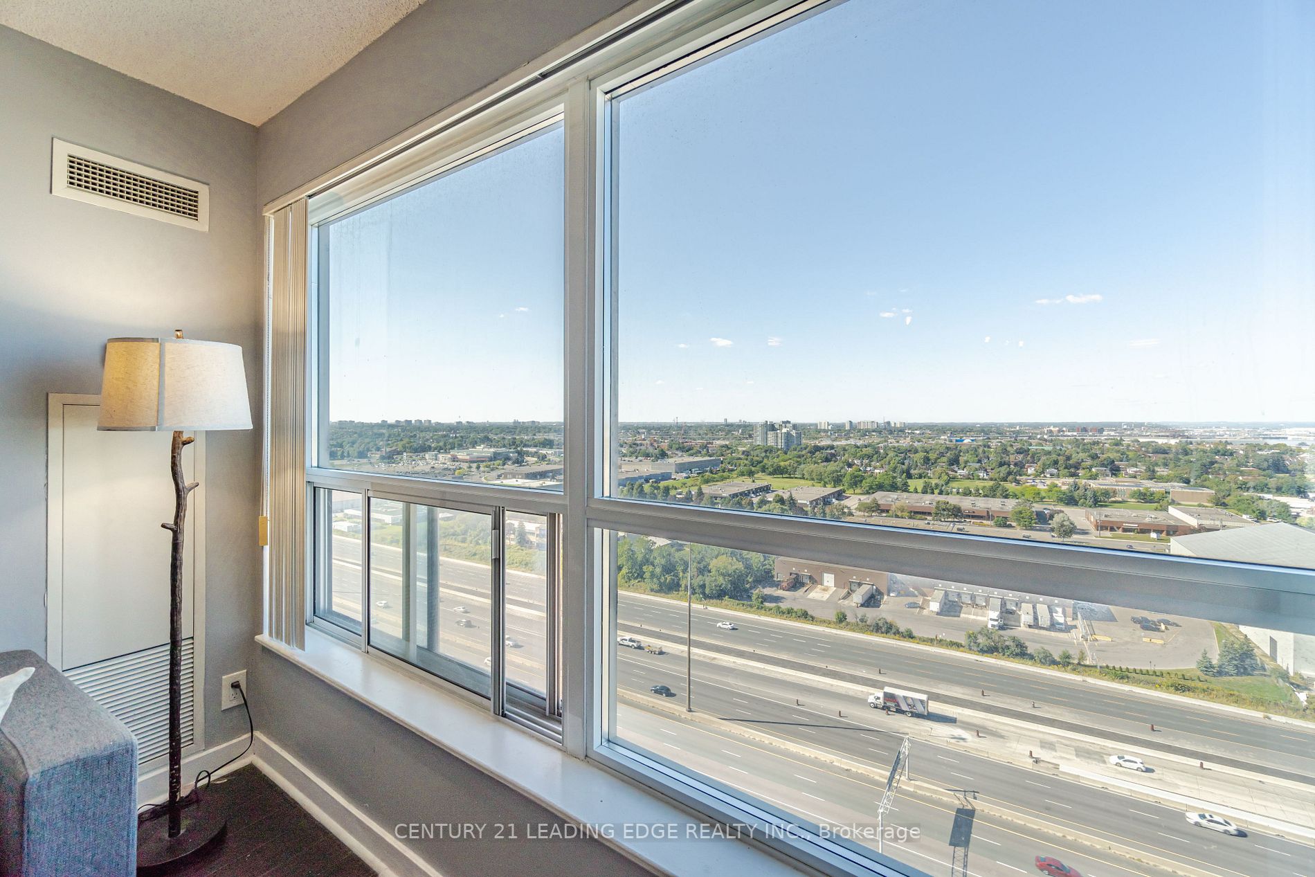 38 Lee Centre Dr, #2201