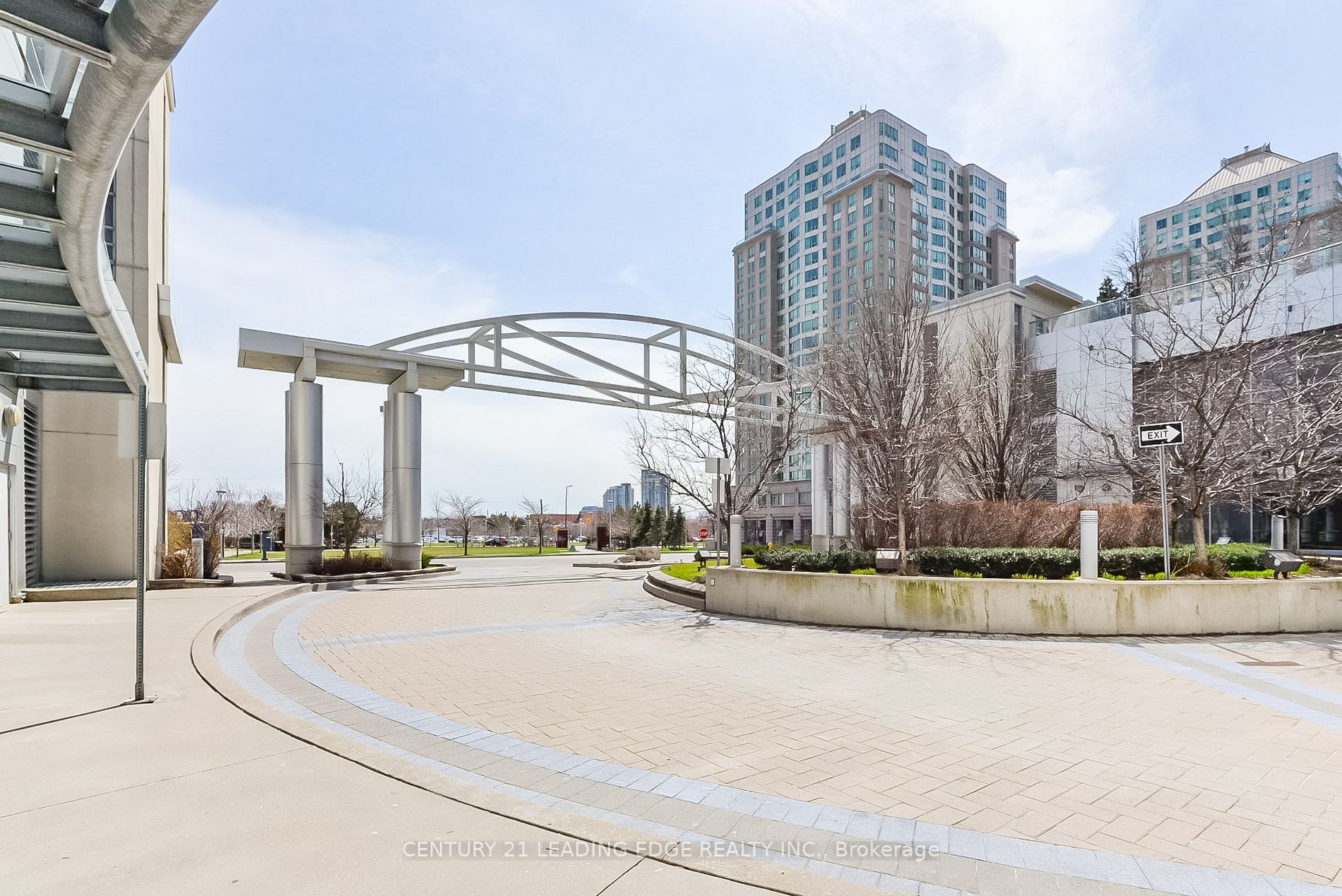 38 Lee Centre Dr, #2201