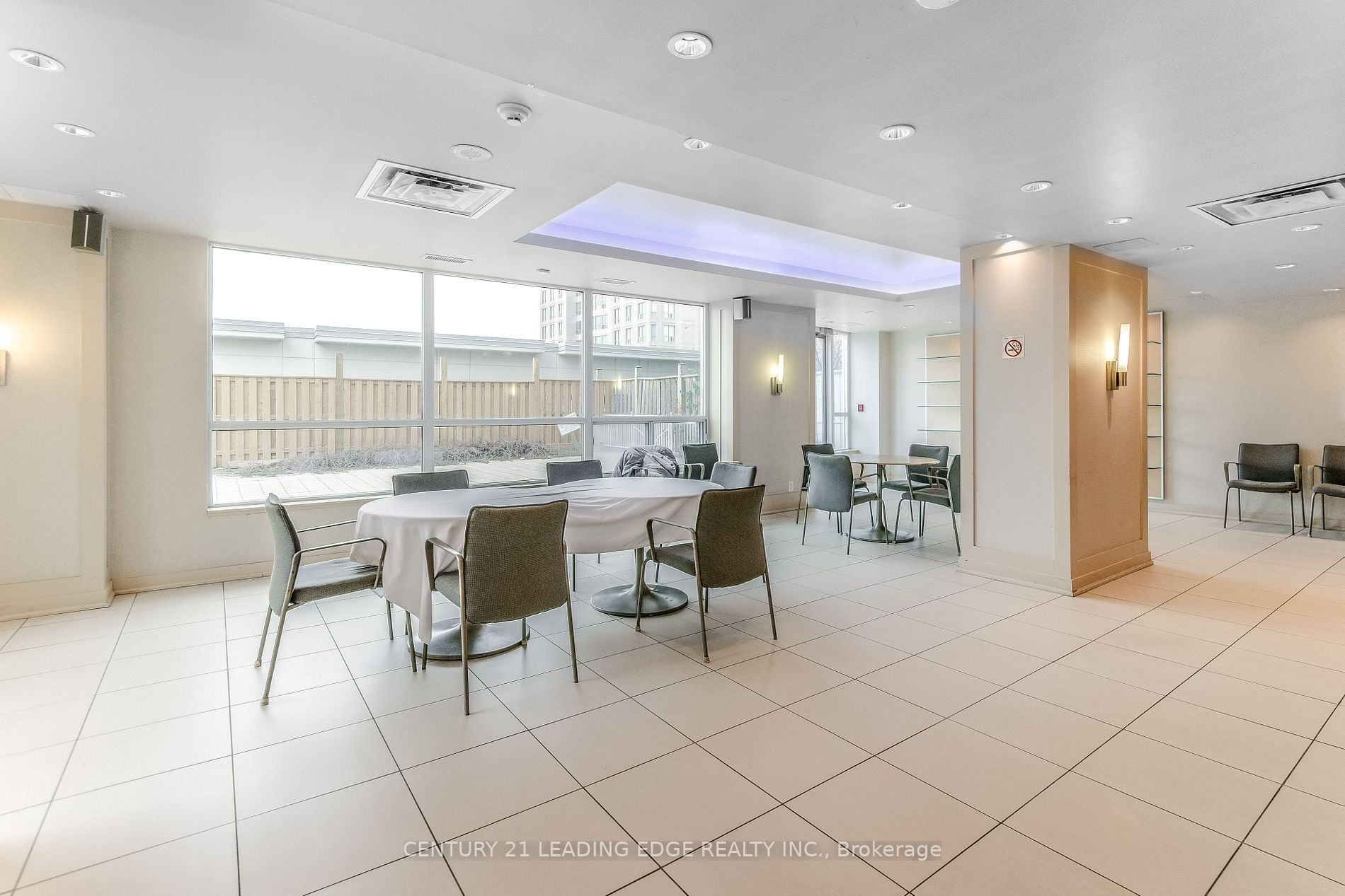 38 Lee Centre Dr, #2201