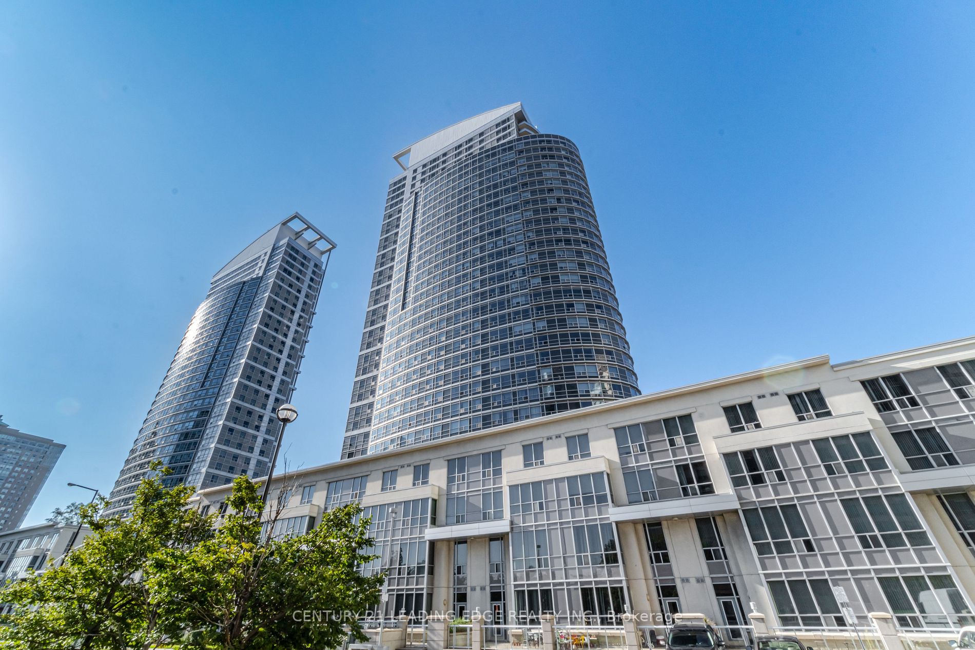 38 Lee Centre Dr, #2201