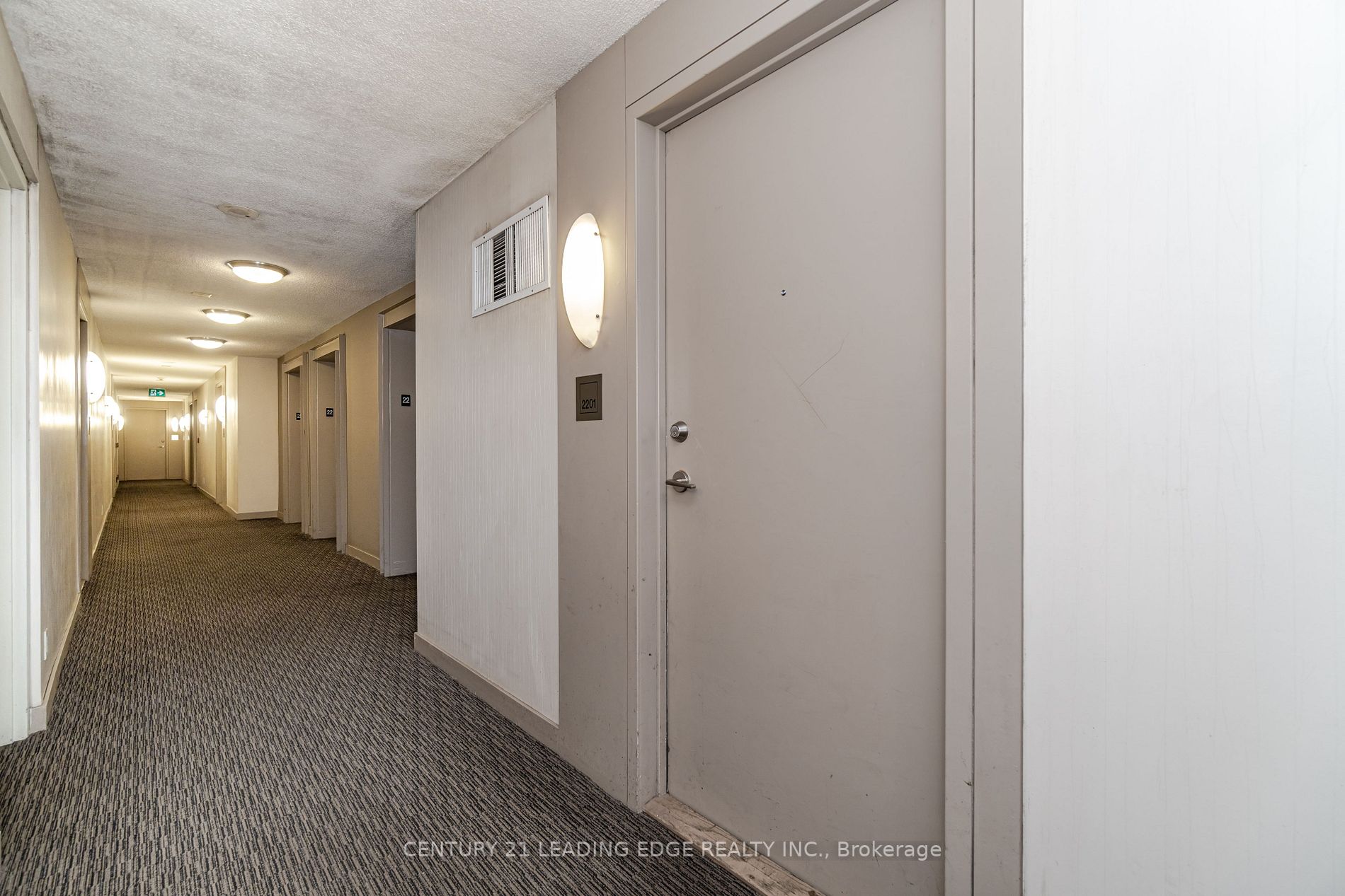 38 Lee Centre Dr, #2201