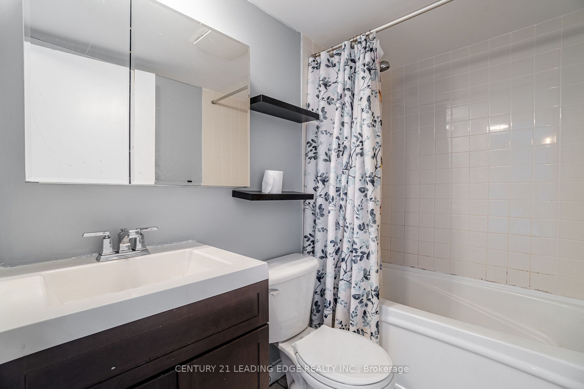 38 Lee Centre Dr, #2201