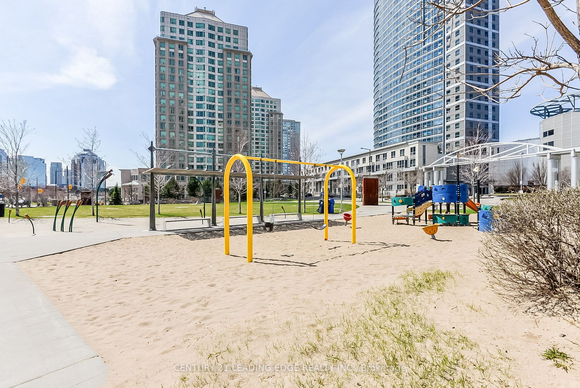 38 Lee Centre Dr, #2201