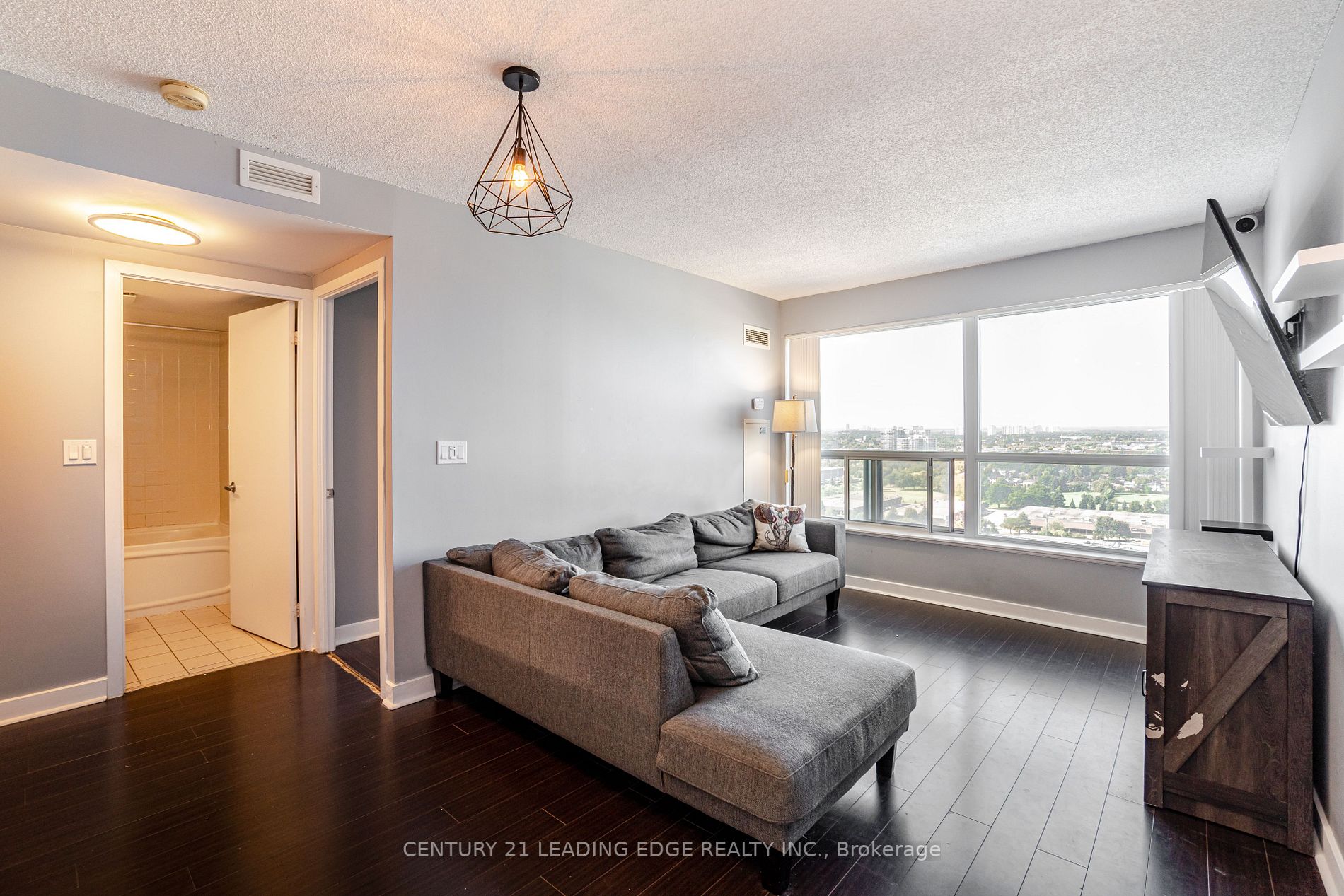 38 Lee Centre Dr, #2201