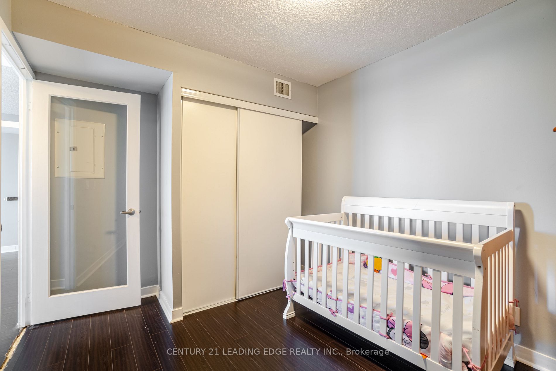 38 Lee Centre Dr, #2201