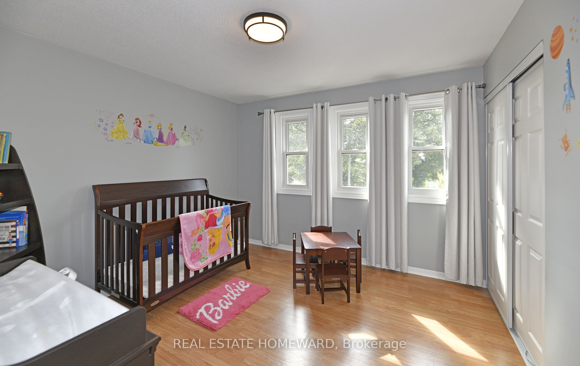 45 Harman Drive E