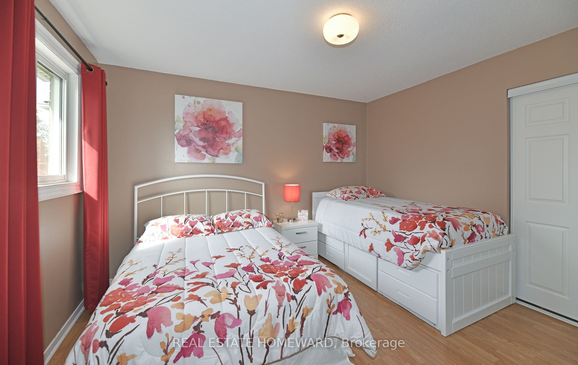 45 Harman Drive E